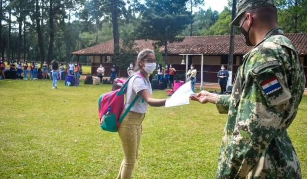 Salen de alta 32 repatriados que estaban en albergue de Encarnación