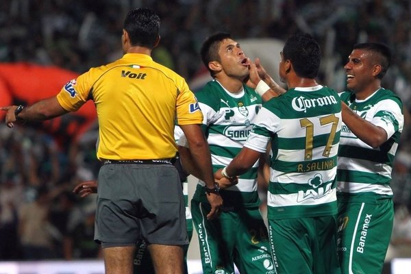Ocho futbolistas del Santos de México están infectados de Covid-19