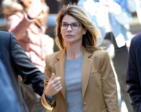 La actriz Lori Loughlin se declarará culpable de sobornos universitarios - Cine y TV - ABC Color