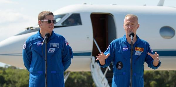 Astronautas de EEUU llegan a Florida para primer viaje tripulado en 9 años - Tecnología - ABC Color