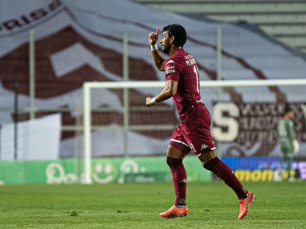 Deportivo Saprissa lidera en Costa Rica