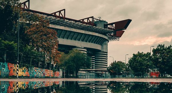 El histórico estadio de San Siro en Milán podría ser demolido - .::RADIO NACIONAL::.