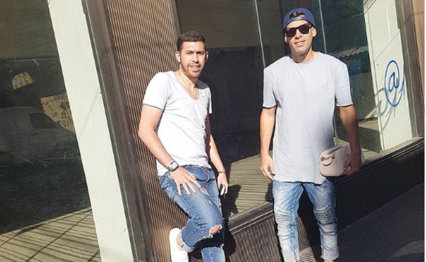 HOY / Koki acompañaba a Camarasa en viajes pero no es su productor, aclaran: "No sé qué rol debe cumplir"