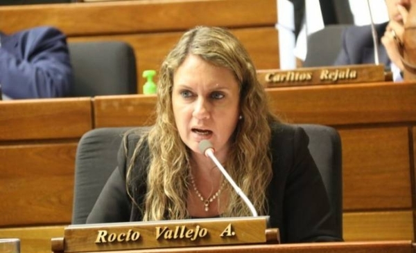 HOY / Diputada pide sumariar a funcionarios de Salud tras lapidario informe de Contraloría