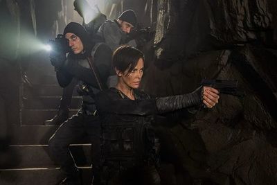 Acción inmortal en primer tráiler de “La vieja guardia” - Cine y TV - ABC Color