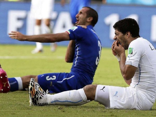 Chiellini disculpa y elogia a Suárez por el mordisco del Mundial 2014