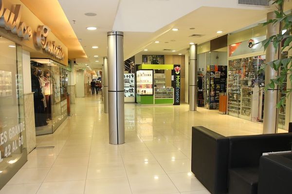 Shoppings reabrirán este lunes