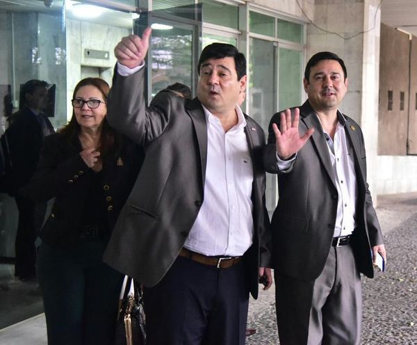 Cámara confirma absolución del senador Enrique Salyn Buzarquis - Nacionales - ABC Color