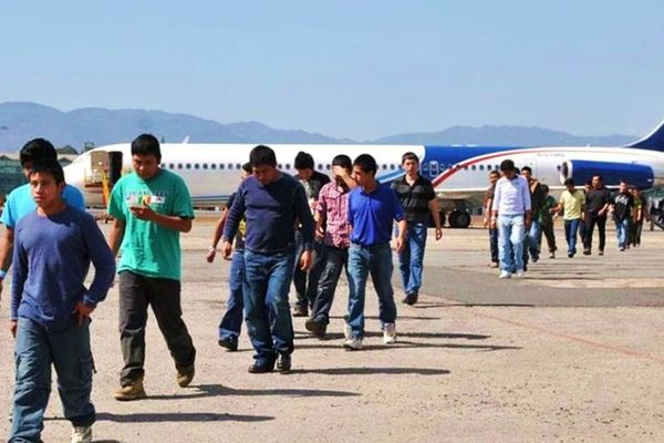 Guatemala critica a EEUU por enviar deportados con virus