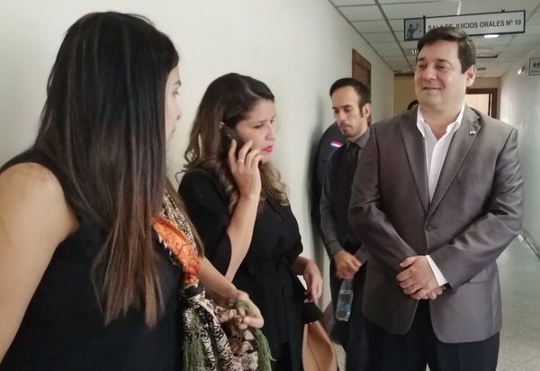 Salyn Buzarquis, enjuiciado por lesión de confianza fue absuelto de pena y culpa