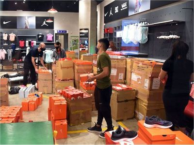 Centros comerciales están prestos para reabrir sus puertas el lunes