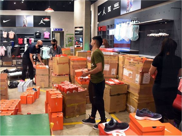 Centros comerciales están prestos para reabrir sus puertas el lunes