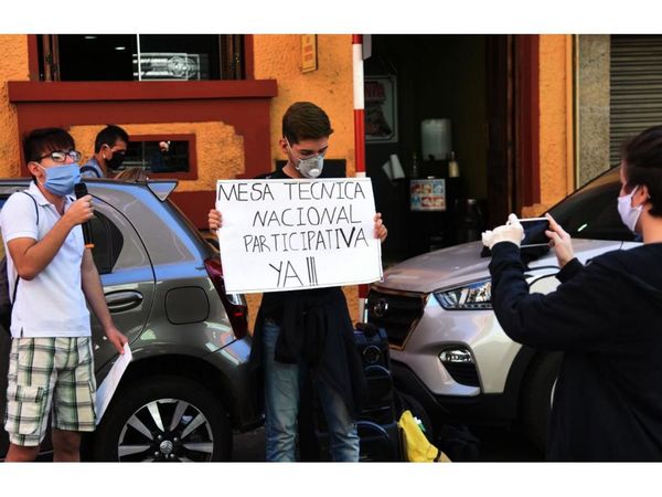 Dan voto censura a Petta en Senado y abren la puerta para su remoción