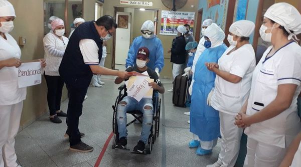 Joven se curó y salió de hospital - Locales - ABC Color