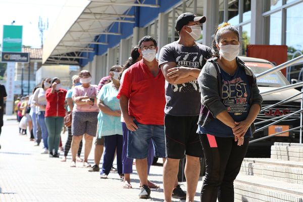 Unas once mil personas tienen problemas para entrar a lista final