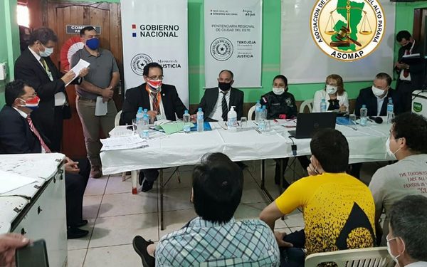 Escuchan reclamos de reclusos en CDE