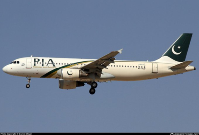 MUNDO | Avión con 107 personas a bordo se estrella en Pakistán