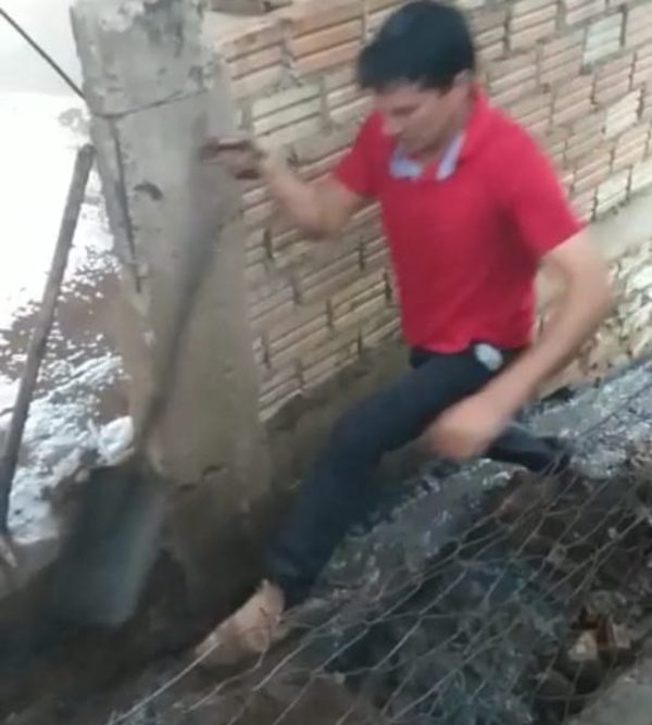 Vecinos denuncian que policías protegen a un violento sujeto – Diario TNPRESS