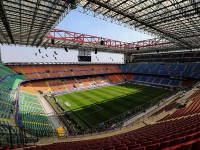 El derrumbe amenaza a San Siro