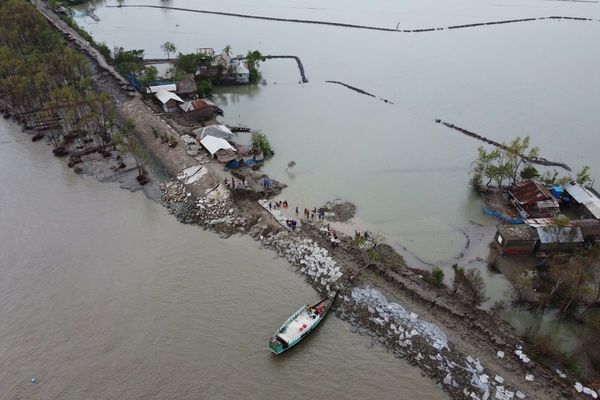 Más de 100 muertos en India y Bangladés tras paso del ciclón Amphan
