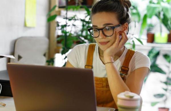 Sigue estos consejos para que trabajar desde tu hogar sea mucho más cómodo - SNT