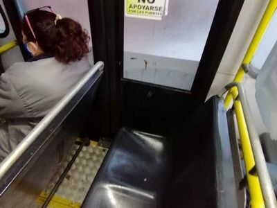 "Remodelan" colectivos para llevar más gente