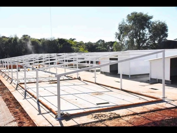 OBRA DE ALBERGUE PARA PACIENTES CON COVID-19 PRESENTA AVANCE DEL 70%