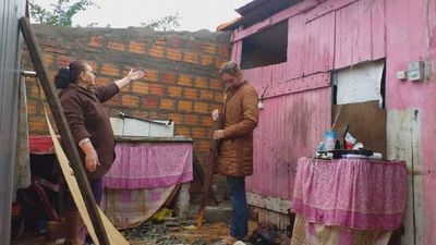 Temporal causa destrozos en asentamientos de Coronel Oviedo