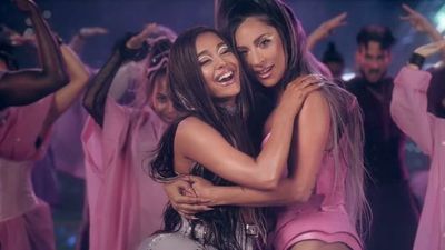 Lady Gaga y Ariana Grande bailan en el apocalíptico vídeo de “Rain on Me” - Música - ABC Color