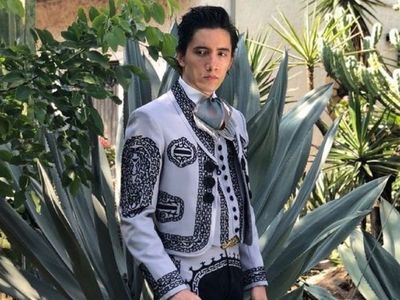 Alex Fernández dedica a su padre su nueva canción El tiempo no perdona