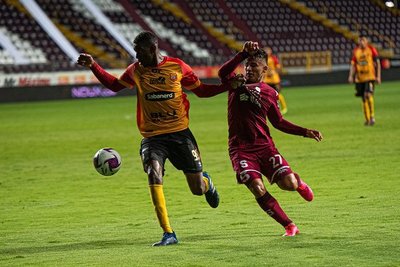 Detalles de la vuelta del fútbol en Costa Rica