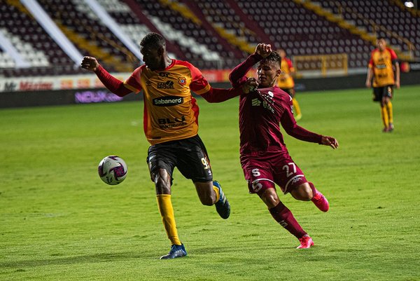 Detalles de la vuelta del fútbol en Costa Rica