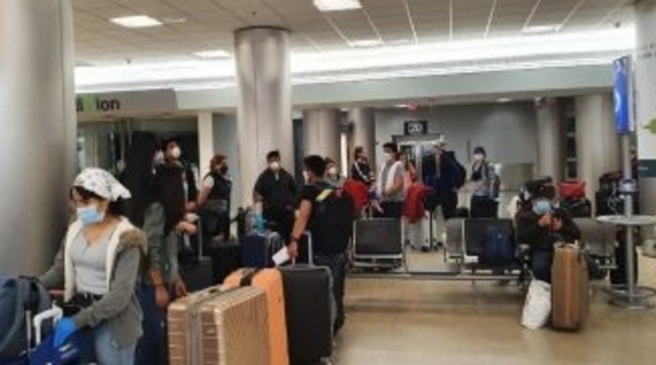 40 compatriotas vuelven al país provenientes de Bolivia - Megacadena — Últimas Noticias de Paraguay