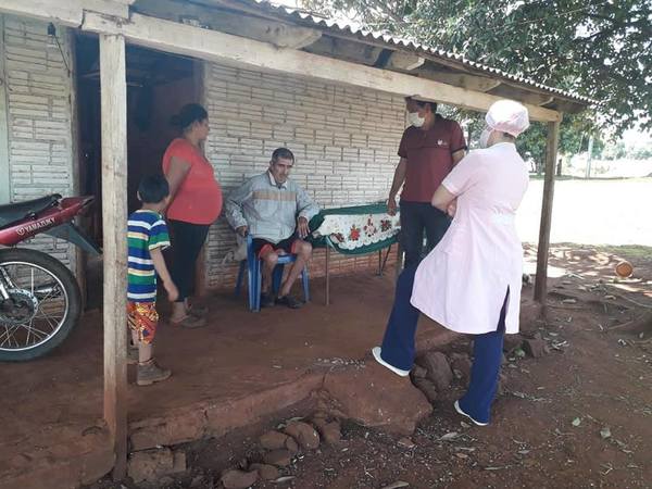 USF CON ATENCIONES DOMICILIARIAS A PACIENTES CON ENFERMEDADES CRÓNICAS.