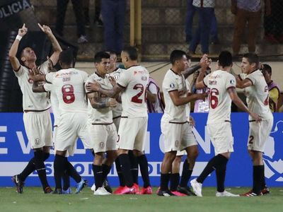 Perú da luz verde a la vuelta del fútbol en mitad del confinamiento