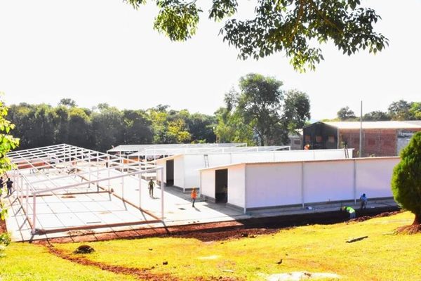 CONSTRUCCIÓN DE ALBERGUE EN EL IPS PARA COVID-19 CON 70% DE AVANCE