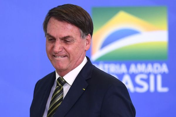 Gobierno considera “inconcebible” que puedan incautar teléfono de Bolsonaro - Mundo - ABC Color