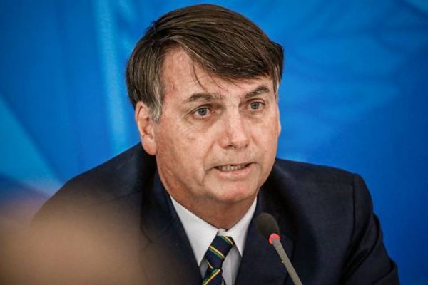Solo si fuera un ratón para entregar el teléfono, dice Bolsonaro