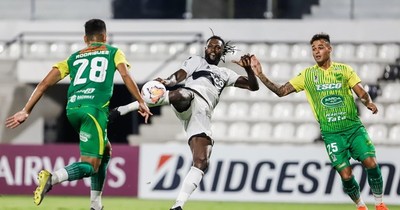 Conmebol sanciona a Adebayor con dos partidos de suspensión