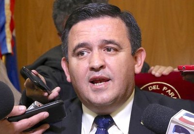 Ríos pide raje de Petta ya nomás | Crónica