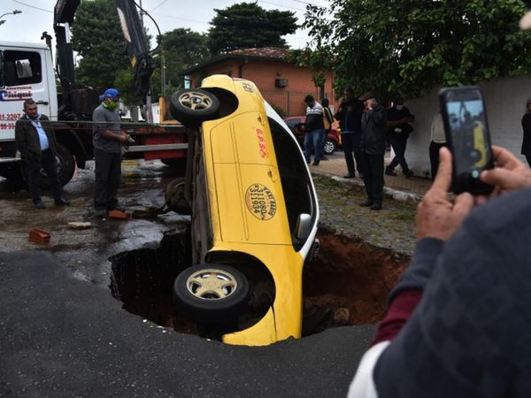 Precaria obra genera accidente tras lluvia