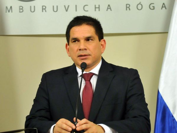 Prohíben al gobernador de Paraguarí acercarse a su doña tras denuncia de violencia
