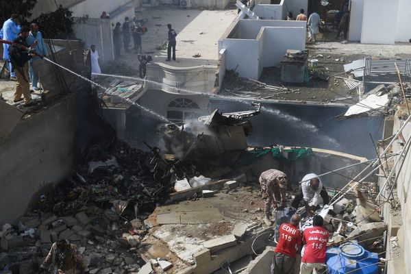 Superviviente cuenta el horror del accidente de avión en Pakistán