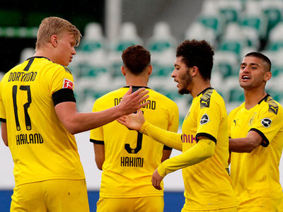 El Dortmund triunfa y se acerca a la cima