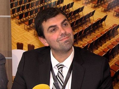 Trovato: "No va a faltar el que nos diga panchero"
