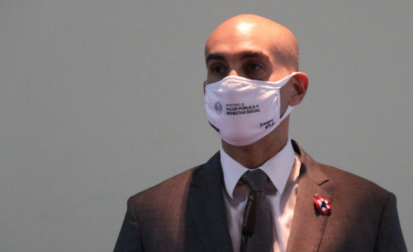 HOY / Gremio de médicos pide a Mazzoleni sentar postura y cortar cabezas
