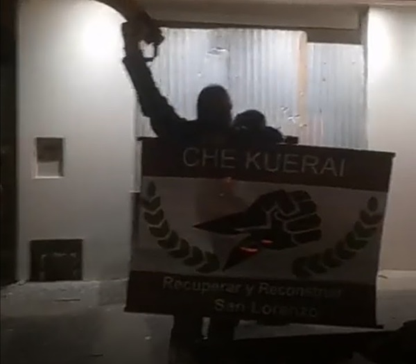 “Che Kuerái” violó la cuarentena para manifestarse frente al domicilio del intendente