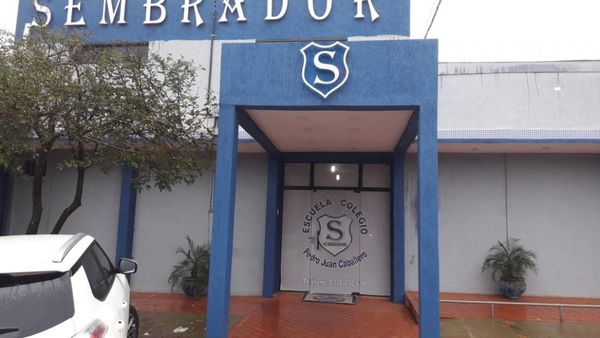 Escuela privada estaría dando clases presenciales pese a prohibición