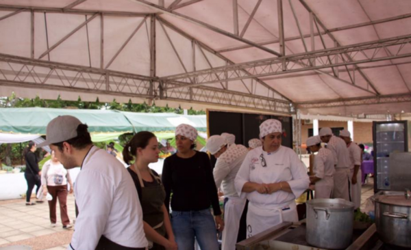 HOY / Afirman que el gobierno ningunea al sector gastronómico formal