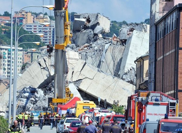 Italia: Sigue la búsqueda de víctimas entre escombros tras derrumbe de puente - Campo 9 Noticias